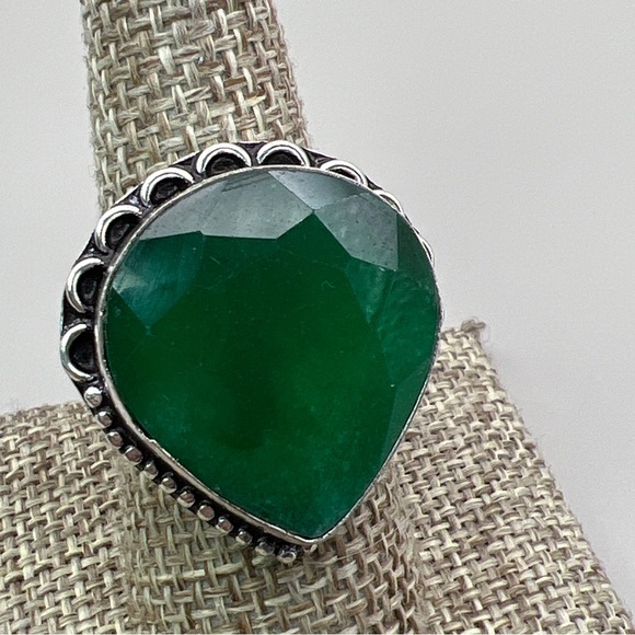 New Faceted Enhanced Emerald Teardrop Silver Overlay Ring Size 8.75 - Picture 6 of 11
